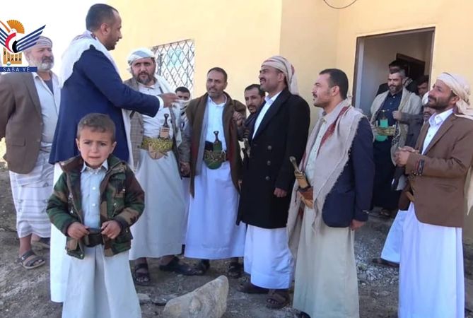 تدشين تسليم وحدات سكنية لأسر الشهداء في بني مطر والحيمة الداخلية ومناخة بصنعاء