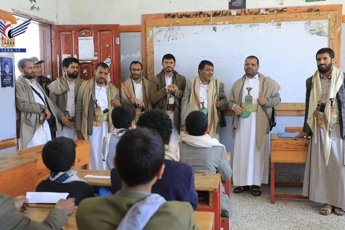 محافظ صعدة يتفقد أنشطة الدورة الصيفية بمدرسة الشهيد الحمران