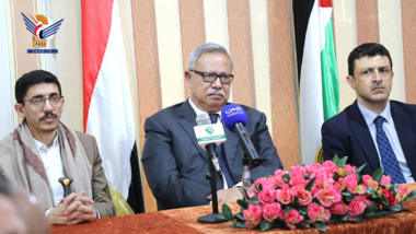 الدكتور بن حبتور يطلّع على نشاط مركز تقنية المعلومات بوزارة التربية والتعليم والبحث العلمي