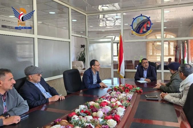 السياني يطلع على سير العمل في المؤسسة العامة للطرق والجسور