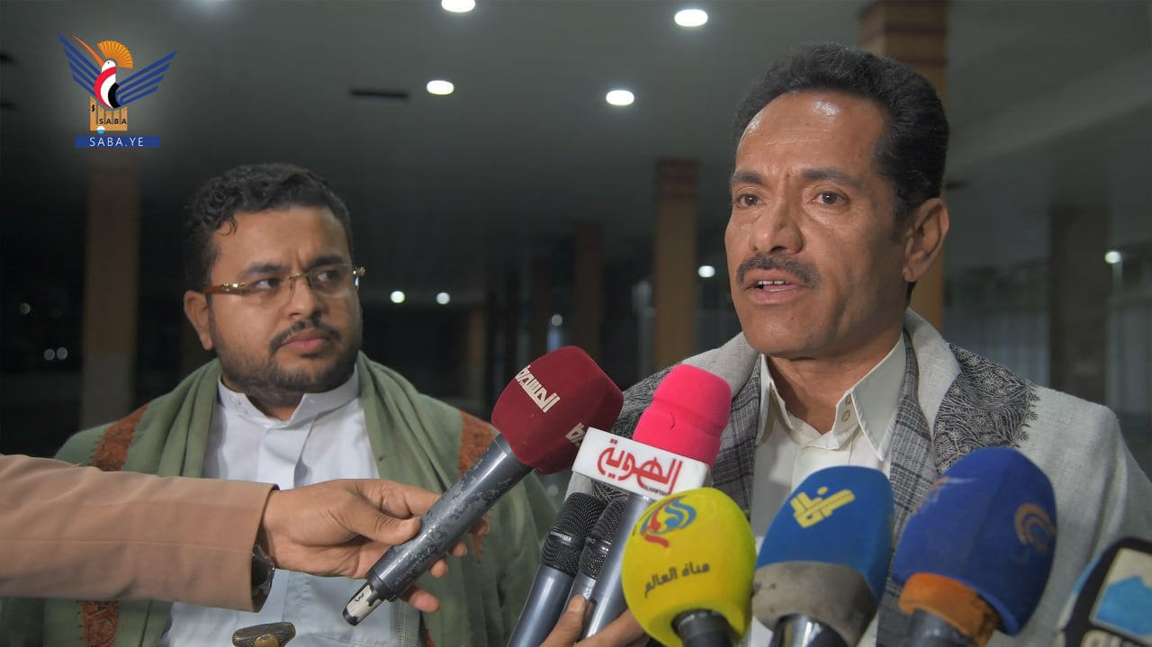 مؤتمر صحفي في مطار صنعاء لدحض ادعاء العدوان باستخدامه لأغراض عسكرية