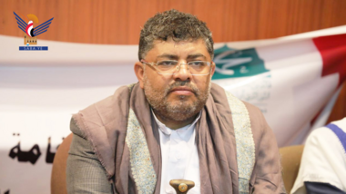 محمد علي الحوثي يدعو برنامج الأغذية العالمي إلى إعادة النظر في قرار وقف المساعدات الإنسانية لليمن