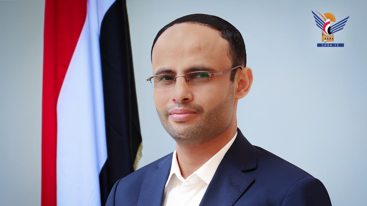 الرئيس المشاط يهنئ قائد الثورة والشعب اليمني بحلول شهر رمضان المبارك